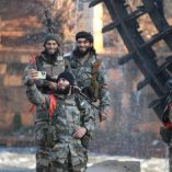 Rebeldes sirios tomando Siria.