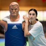 Campeona afgana de taekwondo Marzieh Hamidi