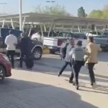 El empresario Eduardo Almeida encara al senador Javier Corral Jurado en la zona de llegadas del Aeropuerto Internacional de Chihuahua, en un incidente captado por testigos y difundido en redes sociales, mientras escoltas del político intervinieron para evitar una mayor confrontación.