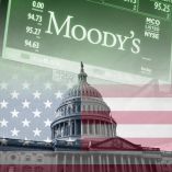 Moody's rebajó la calificación crediticia de Estados Unidos. (Reuters | Diseño: Diego Morato)