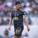 Carlos Vela jugando con Los Ángeles FC.