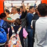 Personas en el Metro de la CDMX