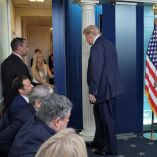 Donald Trump ha buscado impulsar medidas contra la ciudadanía por nacimiento. (Reuters)