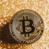 Bitcóin rompe nuevo récord y arrastra al alza al sector cripto