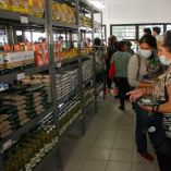 Se ofrecen productos de la canasta básica a precios accesibles