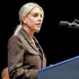 Pam Bondi, fiscal de EU.