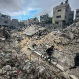 Destrucción en Gaza por bombardeo israelí.