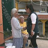 El matrimonio de Elodia e Hiladio con una reportera de Imagen Noticias.