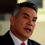 No confía en el gobierno para que resguarde información sensible.