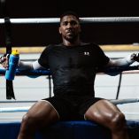 Anthony Joshua quiere hacer historia en África.