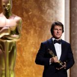 Tom Cruise recibe su primer Oscar honorífico