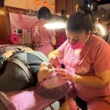 La solidaridad se viste de rosa y transforma cada mirada en un nuevo mañana. Foto: Jonás López