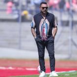 Playera de la Virgen de Guadalupe de Antonio Mohamed está prohibida por la FMF en duelos de Liga MX. (Mexsport).