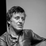 El salto de Xavier Velasco al crimen literario: así nació Mala espina