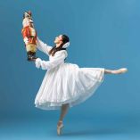 Encienden magia navideña con el cascanueces