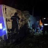 Volcadura del autobús de transporte