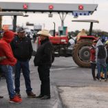 Bloqueo de productores agrícolas