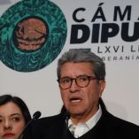 Ricardo Monreal, coordinador morenista, ofreciendo una conferencia en la que se posicionó contra las acusaciones de la oposición respecto a la llamada Ley de Aguas.