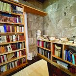 La publicación de sus memorias y la integración de su biblioteca y archivo serán parte de la conmemoración por el centenario del nacimiento del historiador Miguel León-Portilla