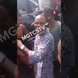 El boxeador británico sufrió un accidente de tránsito durante su estancia en Nigeria, mismo en el que resultaron 2 personas muertas; Joshua, con heridas leves.

#anthonyjoshua
#accidentedetransito
#boxeo