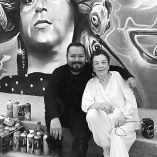 Jesús Vicente Lagunas, cerca de uno de sus murales urbanos