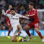 Raúl Jiménez dio una asistencia ante el Liverpool.