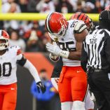 Myles Garrett rompió el récord de T.J Watt.