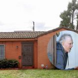 Mickey Rourke lanzó una campaña de financiamiento colectivo para evitar ser desalojado de su residencia en Los Ángeles.