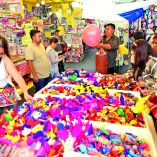 Juguetes y globos de helio se vendieron ayer en distintos tianguis de México, con motivo del 6 de enero.FOTO: GRACIELA L"PEZ/CUARTOSCURO.COM