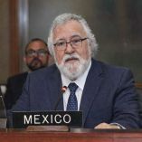 Alejandro Encinas destacó que la postura de México es “firme, clara e histórica”, basada en el principio de no intervención en asuntos internos de otros Estados.