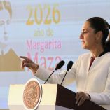 Alejandra Ang Hernández, fue retenida en la frontera con Estados Unidos con 800 mil pesos no declarados.