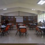 Salón de clases vacío por las lluvias