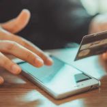 ¿Puedo cancelar una transferencia bancaria equivocada y recuperar el dinero?