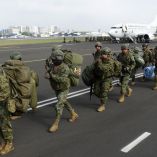 Soldados ecuatorianos fueron desplegados en la costa para reforzar la lucha contra el narco.