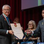 Pablo Carrillo recibió el Premio Nacional de Locución 2025.