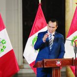 El presidente interino de Perú, José Jerí, dice que es víctima de un complot para forzar su renuncia.