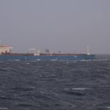 Esta fotografía, difundida por el Estado Mayor de la Defensa francés el 22 de enero de 2026, muestra un petrolero y helicópteros en el mar Mediterráneo. La Armada francesa abordó un petrolero ruso en el mar Mediterráneo, sospechoso de pertenecer a la flota fantasma que financia la guerra de agresión contra Ucrania, anunció el presidente francés el 22 de enero de 2026.