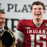 Fernando Mendoza anunció su elegibilidad para el Draft de la NFL 2026 a través de LinkedIn, cerrando una etapa histórica con Indiana y abriendo oficialmente el camino hacia el futbol profesional.