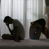 La intimidad incluye contacto físico, cercanía emocional, sensación de vínculo, apoyo social y comunicación afectiva.