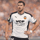 Guido Rodríguez llegó a España para cerrar su fichaje con el Valencia, luego de finalizar su etapa en la Premier League.