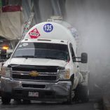 El Gobierno de la Ciudad de México debe aplicar las normas viales a los vehículos que transportan materiales peligrosos para prevenir riesgos, planteó el diputado local Royfid Torres.