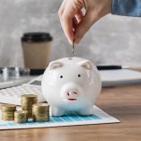 La profeco promueve hábitos de consumo responsable para mejorar la economía familiar.