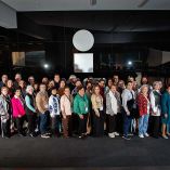 Suscriptores de Excélsior, en el lobby de Grupo Imagen.