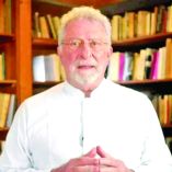 El exrector José Alberto Abud Flores compartió que sus allegados le han alertado por la situación de riesgo que corren.