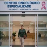 Los hospitales ofrecen atención al cáncer y algunos métodos para detectarlo a tiempo.