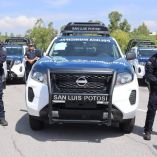 Elementos de la Guardia Civil Estatal detuvieron en el fraccionamiento Olinda, Villa de Pozos, a una mujer de 27 años que mantenía a su hijo amarrado a un poste mientras lo golpeaba, tras una denuncia ciudadana al 911.