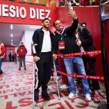 Alexis Vega explicó que Javier Aguirre respaldó su cirugía de rodilla pensando en el Mundial 2026 y habló del cierre de su etapa con Chivas.