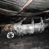 El fuego consumió por completo una camioneta