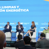 Cox destacó que una regulación clara, estable y de largo plazo es un elemento fundamental para lograr una transición energética ordenada, sostenible y con impacto real en el desarrollo económico de América Latina.