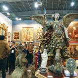 Obras de arte religiosas que se exponen en la feria Zona Maco.